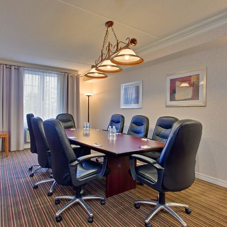 Holiday Inn Express Whitby Oshawa By Ihg Dış mekan fotoğraf