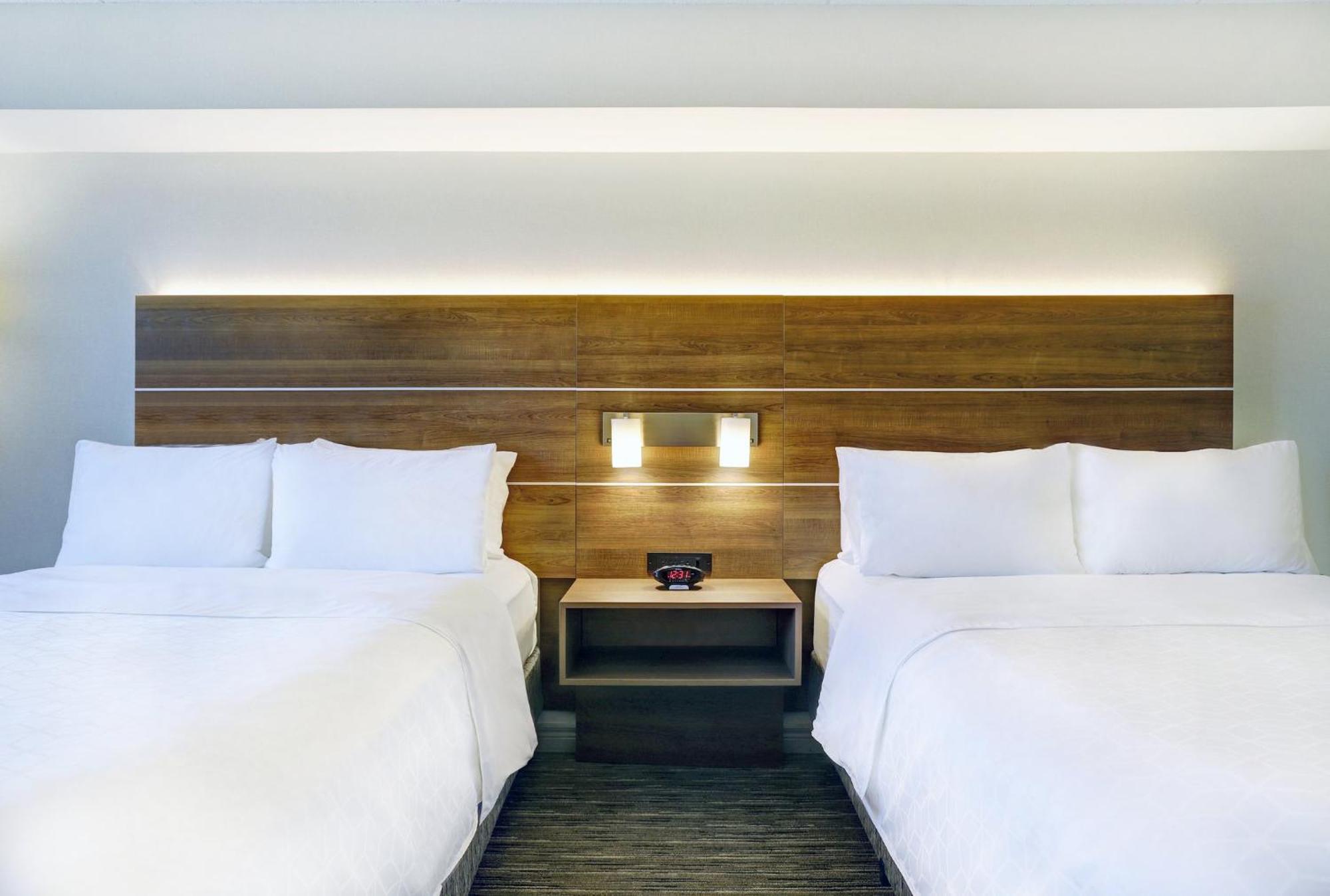 Holiday Inn Express Whitby Oshawa By Ihg Dış mekan fotoğraf