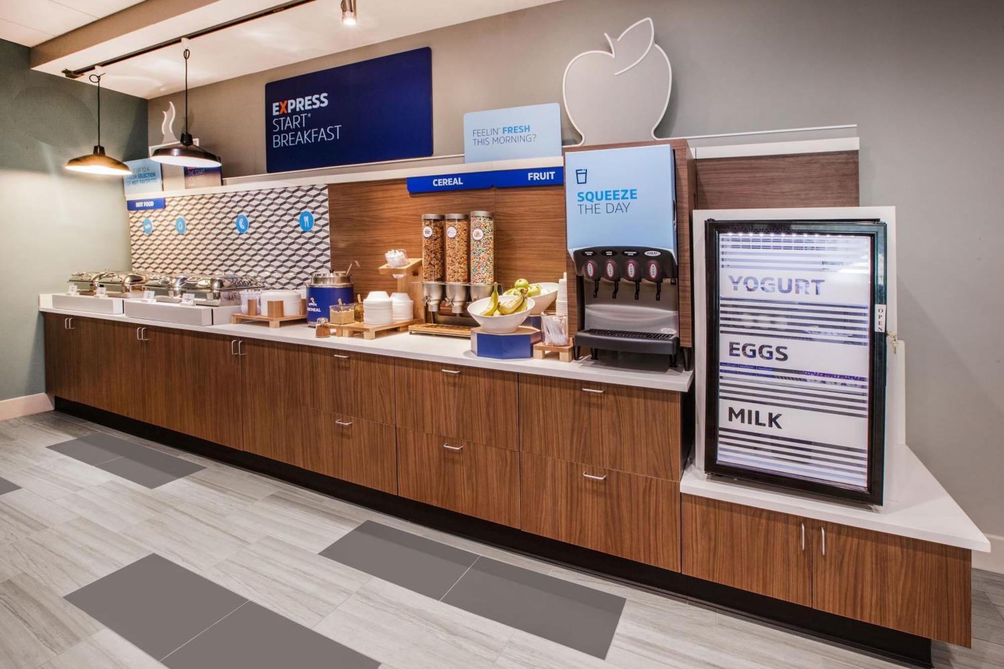 Holiday Inn Express Whitby Oshawa By Ihg Dış mekan fotoğraf