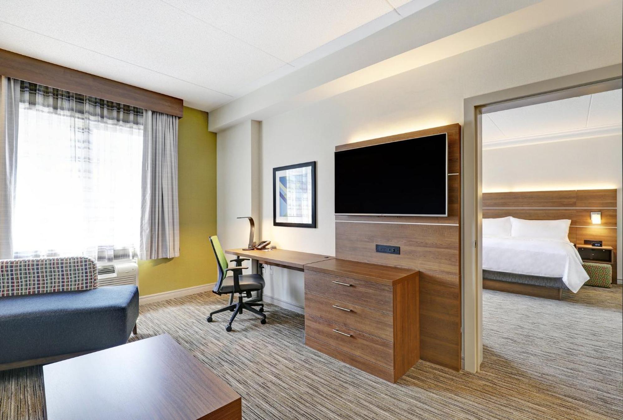 Holiday Inn Express Whitby Oshawa By Ihg Dış mekan fotoğraf
