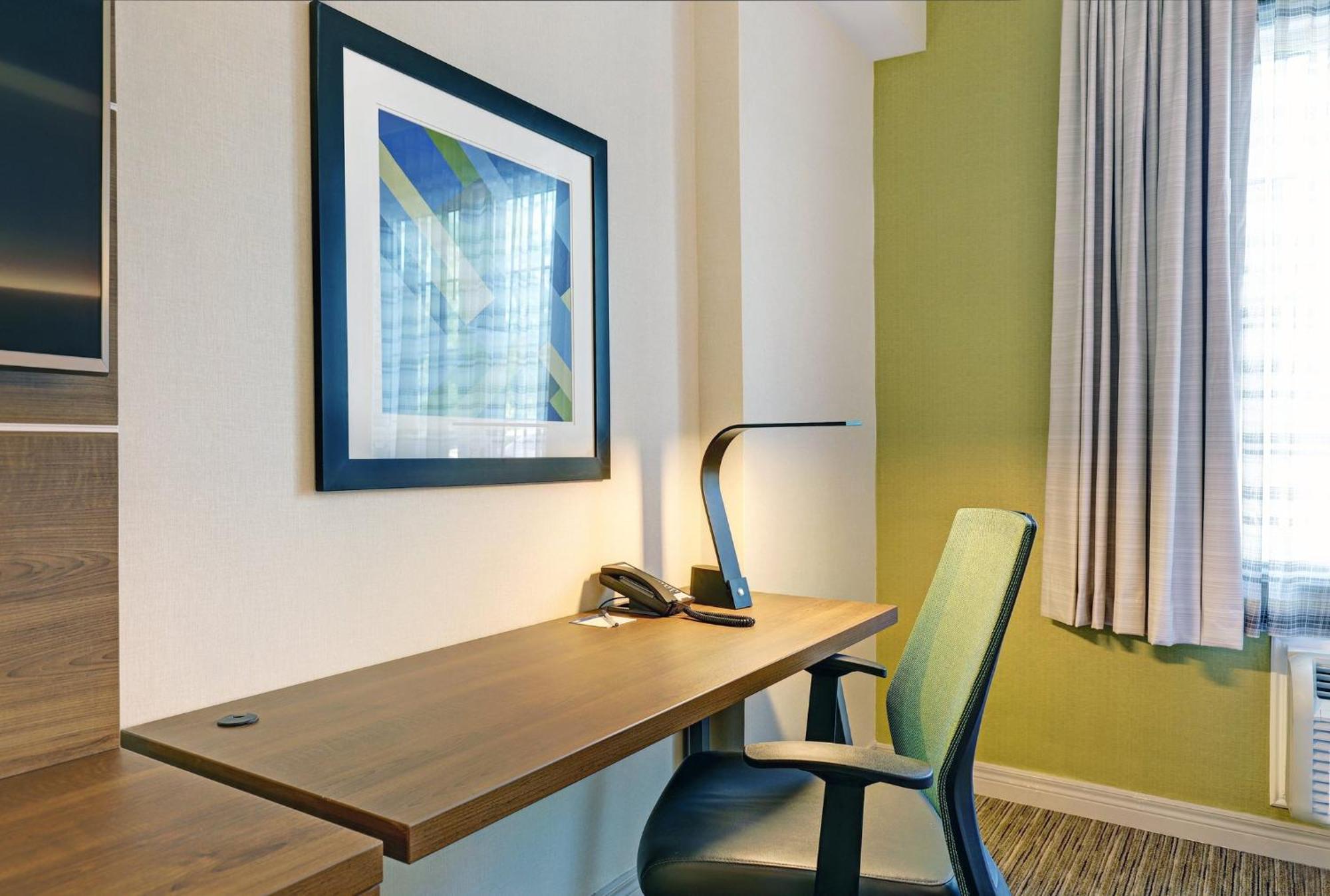 Holiday Inn Express Whitby Oshawa By Ihg Dış mekan fotoğraf