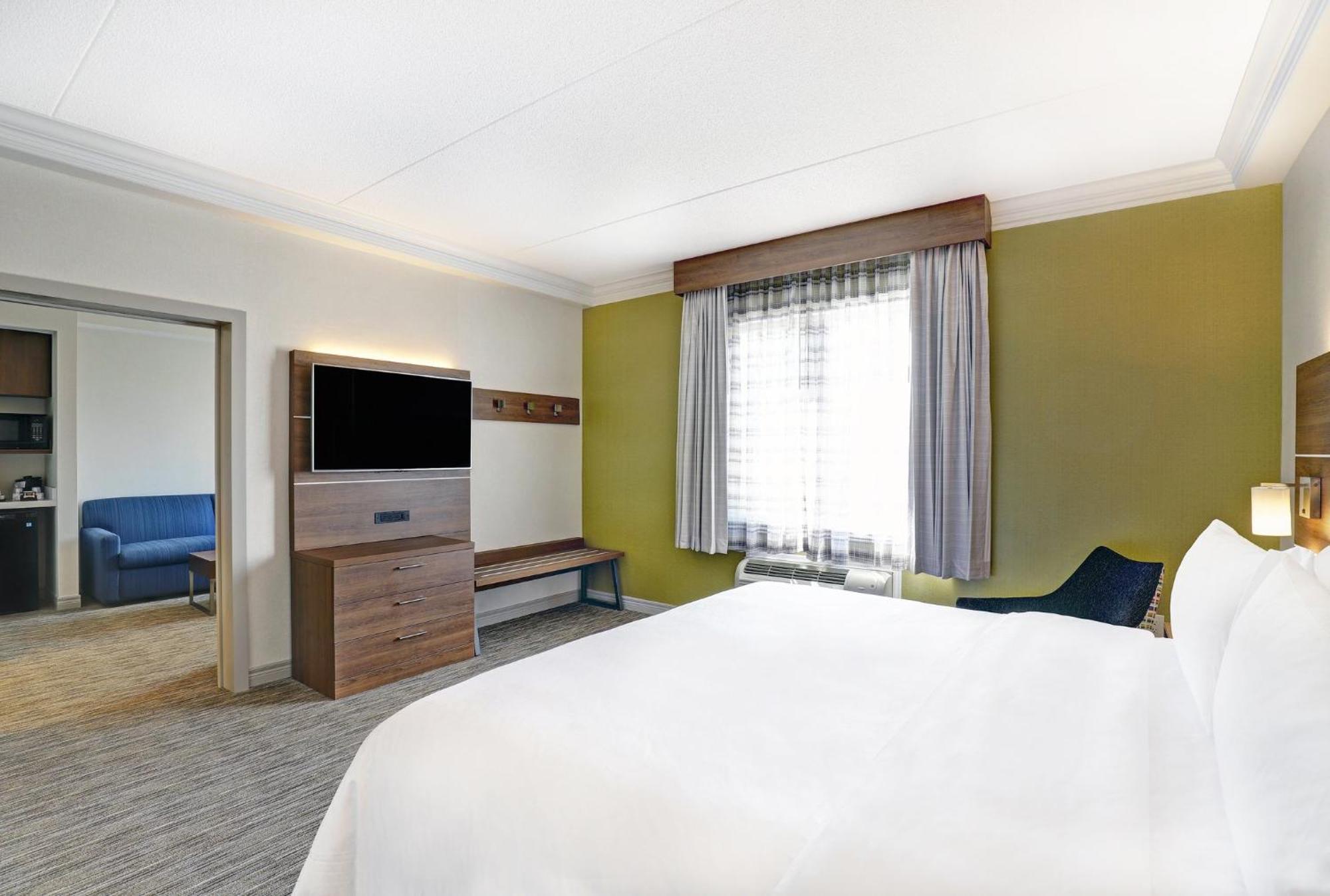 Holiday Inn Express Whitby Oshawa By Ihg Dış mekan fotoğraf