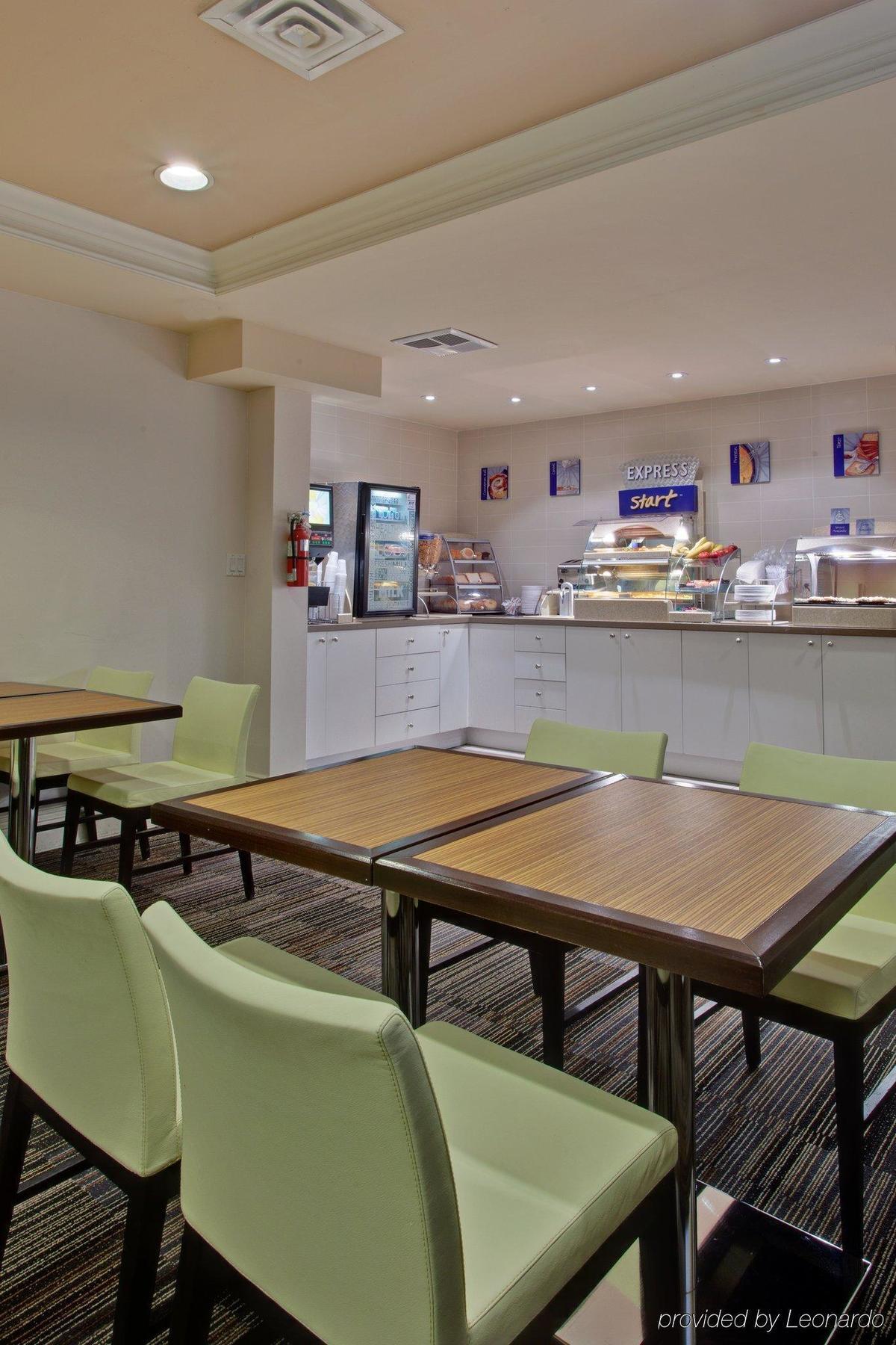Holiday Inn Express Whitby Oshawa By Ihg Dış mekan fotoğraf