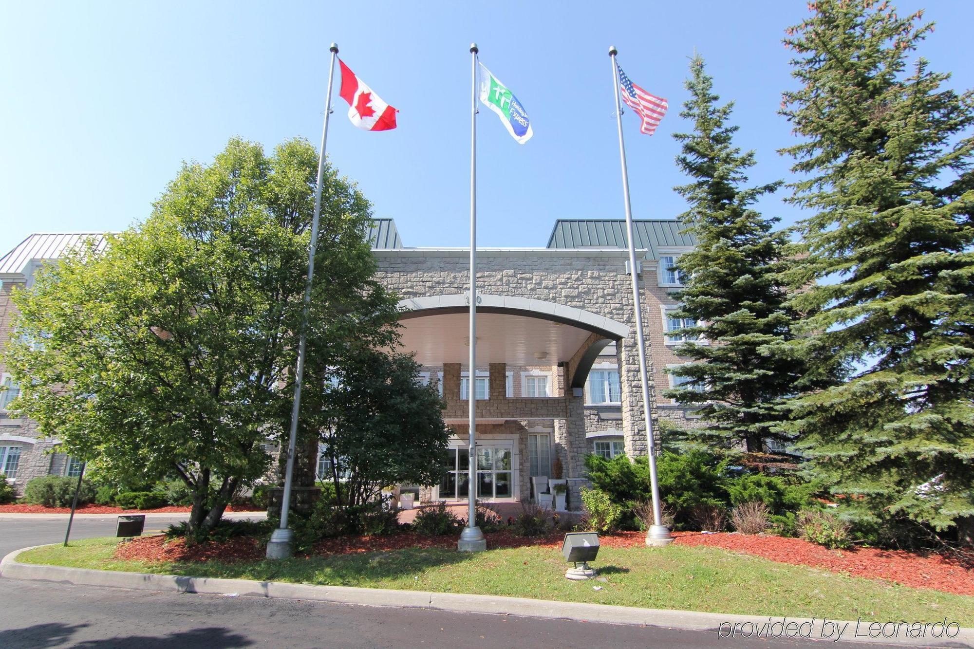Holiday Inn Express Whitby Oshawa By Ihg Dış mekan fotoğraf