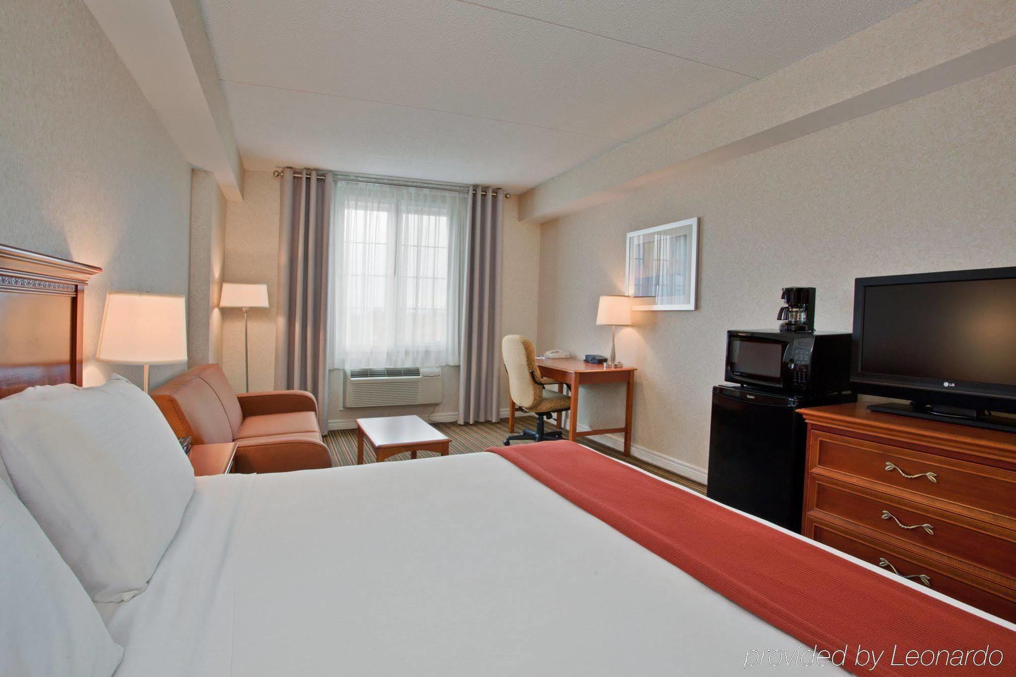 Holiday Inn Express Whitby Oshawa By Ihg Oda fotoğraf