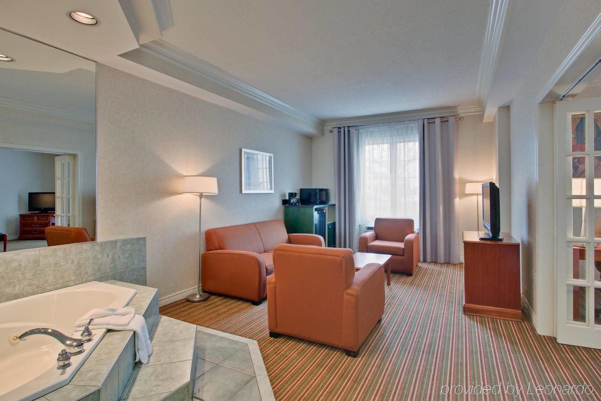 Holiday Inn Express Whitby Oshawa By Ihg Oda fotoğraf