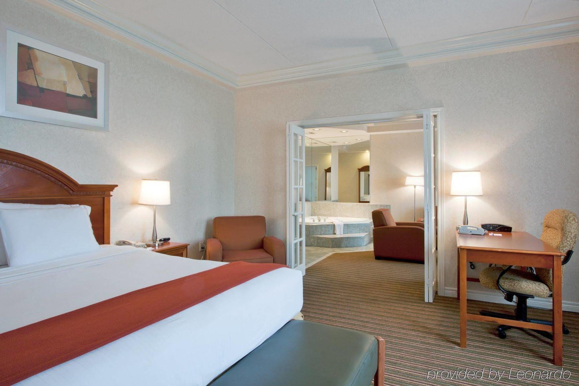 Holiday Inn Express Whitby Oshawa By Ihg Oda fotoğraf